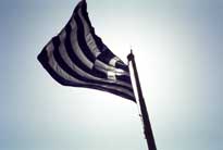 Флаг греческий на афинском акрополе