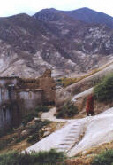 Монах в горном монастыре